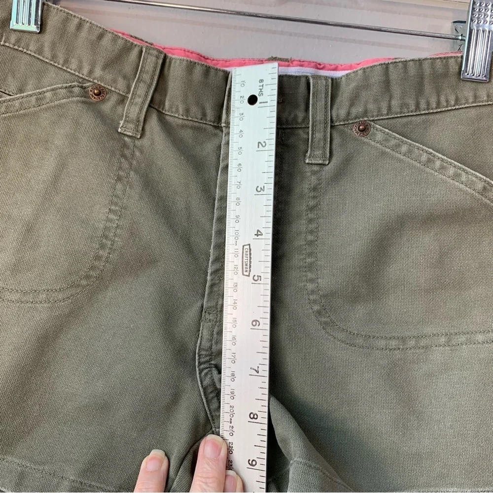 Abercrombie & Fitch cargo style khaki olive short shorts with button fly. Size 2